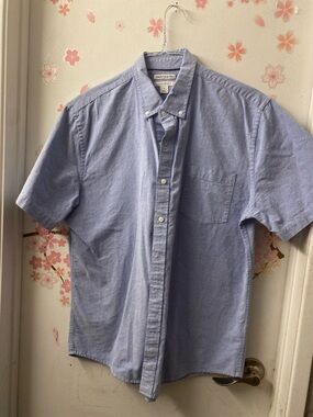 Amazon Essentials Light Blue Short-Sleeve Button-Down Shirt